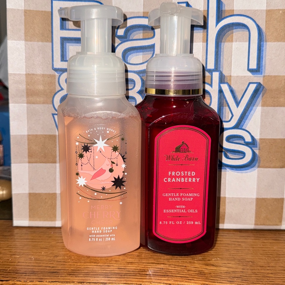 Bath & Body Works Merry Cherry & Frosted Cranberry Soap Duo